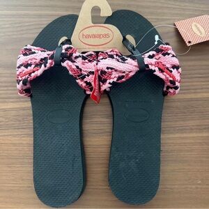 Havaianas Black and Pink Sandals
